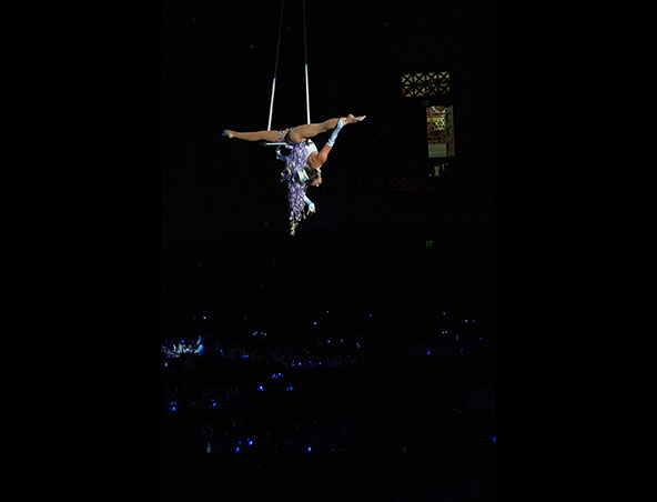 Aerialists Brisbane - Trapeze Artists - Aerial Entertainment Performers