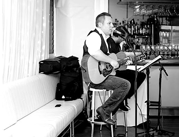 Acoustic Soloist Singer Greg - Brisbane Solo Musicians - Wedding Singers